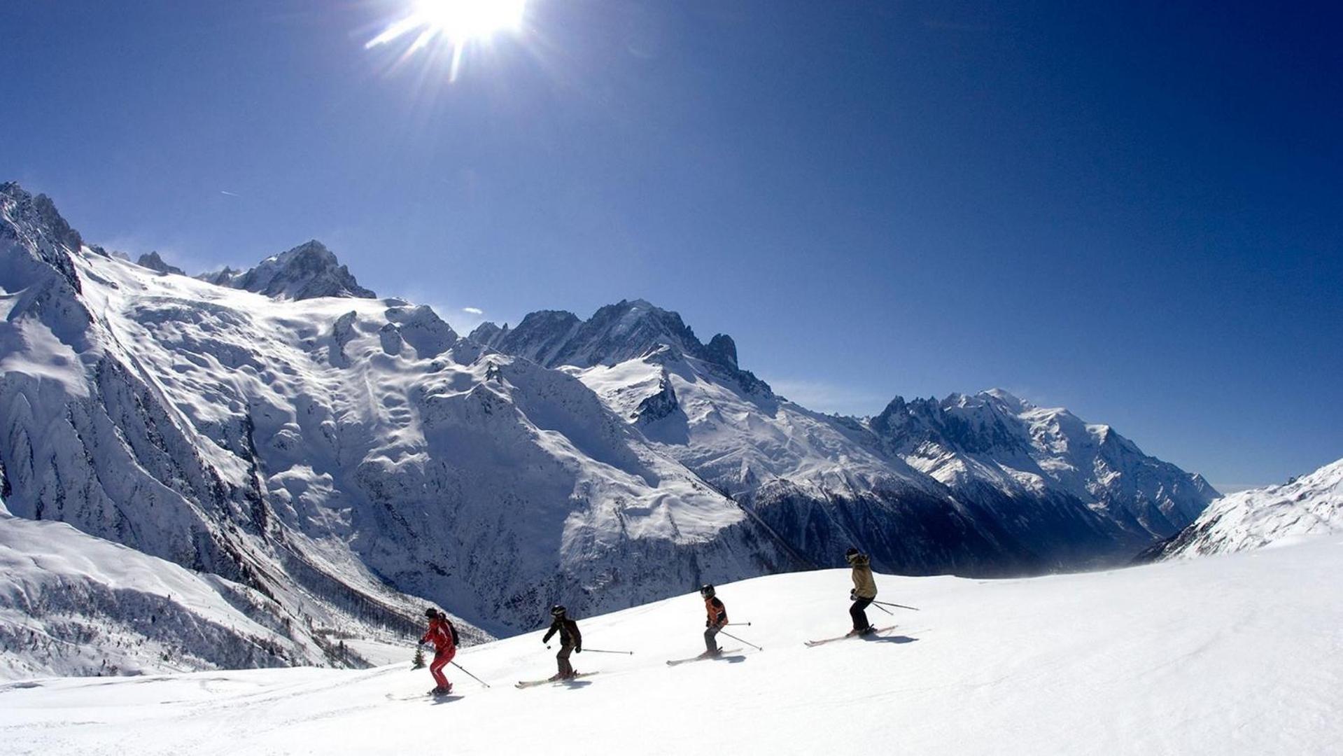 Apartment Au Bon Coin - Luxury Chamonix Hidden Haven, Mont Blanc View, Hot Tub And Garden Eksteriør billede