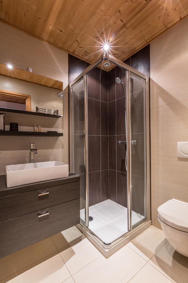 Apartment Au Bon Coin - Luxury Chamonix Hidden Haven, Mont Blanc View, Hot Tub And Garden Eksteriør billede