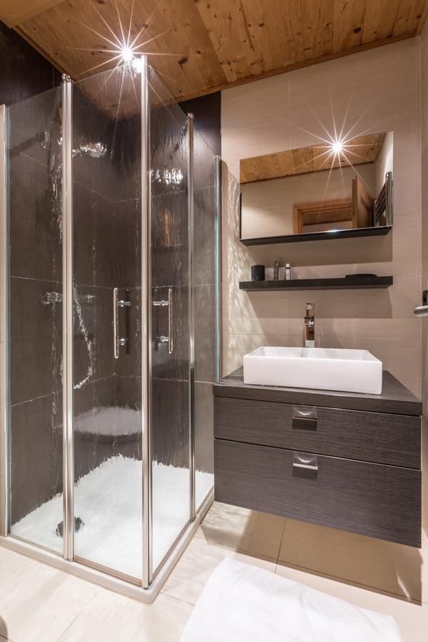 Apartment Au Bon Coin - Luxury Chamonix Hidden Haven, Mont Blanc View, Hot Tub And Garden Eksteriør billede