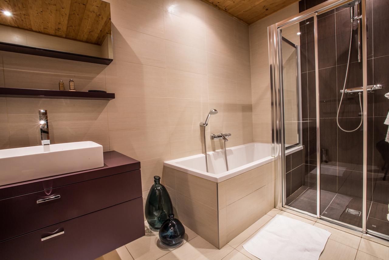 Apartment Au Bon Coin - Luxury Chamonix Hidden Haven, Mont Blanc View, Hot Tub And Garden Eksteriør billede