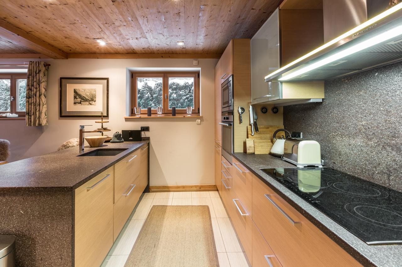 Apartment Au Bon Coin - Luxury Chamonix Hidden Haven, Mont Blanc View, Hot Tub And Garden Eksteriør billede